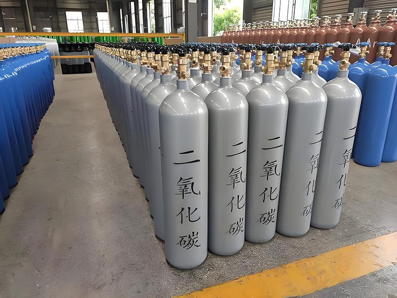 大容積鋼質(zhì)無(wú)縫氣瓶 大容積鋼質(zhì)無(wú)縫氣瓶